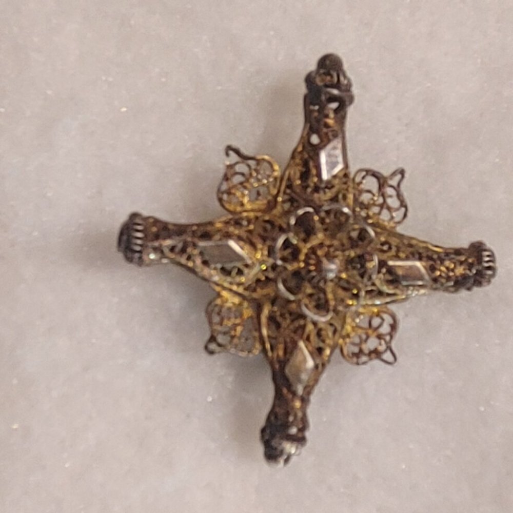 Vintage Goldtone Snowflake Brooch Pin